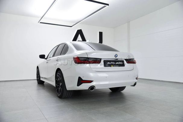 BMW 320d xDrive 140 kW image number 9