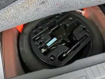 Car image 46