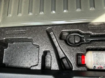Car image 33