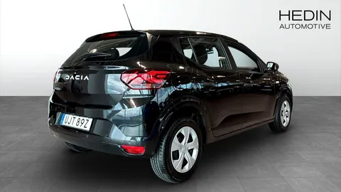 Car image 3