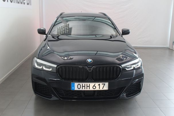 BMW 520d Touring xDrive 140 kW image number 2