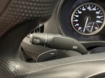 Car image 34