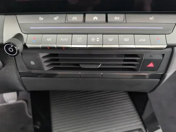 Car image 39