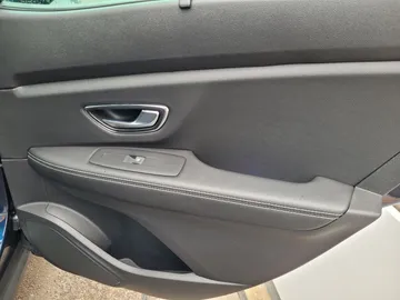 Car image 33