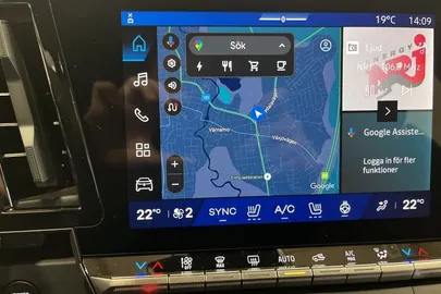 Car image 14