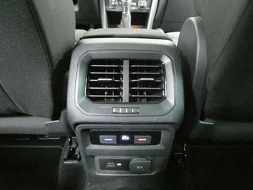 Car image 37