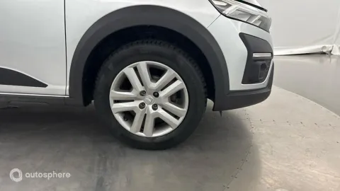 Car image 20