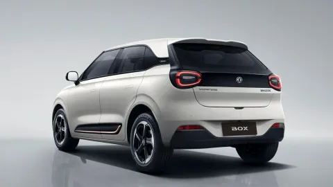 Car image 3