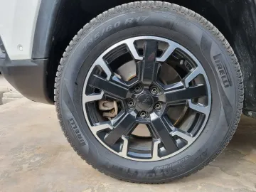 Car image 25