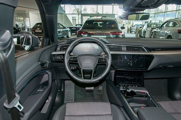 Audi Q8 50 quattro e-tron Sportback Advanced 250 kW image number 10