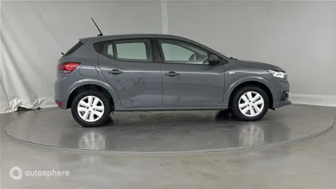 Car image 4