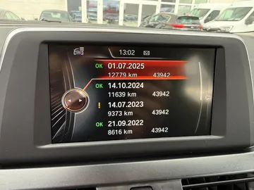 Car image 38