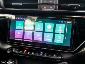 Car image 34