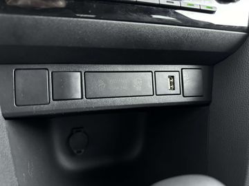 Car image 31