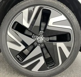Car image 39