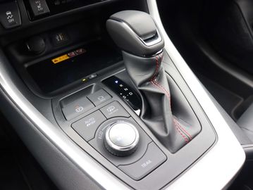 Car image 30