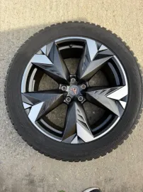 Car image 70