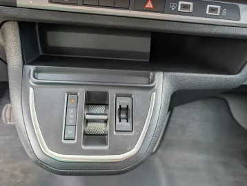 Car image 44