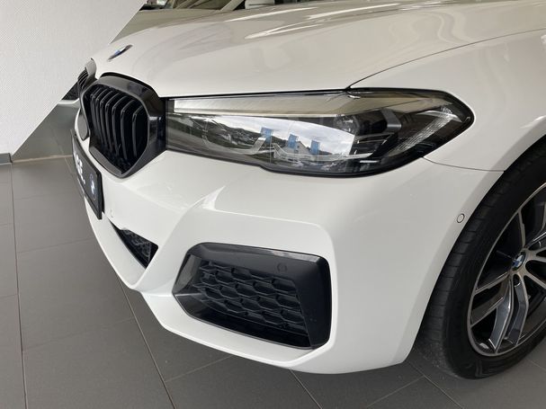 BMW 520d Touring xDrive 140 kW image number 19