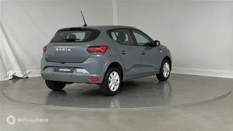 Car image 5