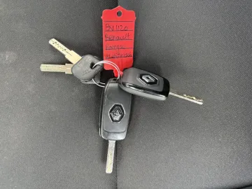 Car image 35