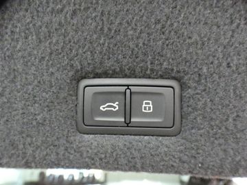 Car image 35