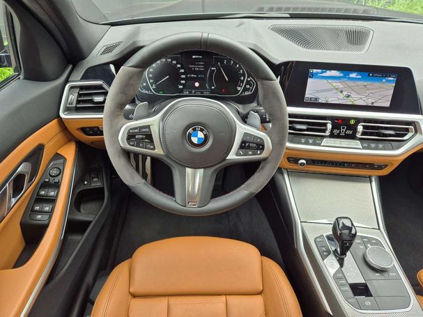 BMW 330e Touring M 215 kW image number 12