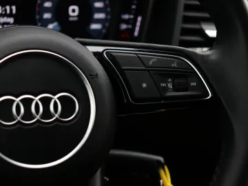 Car image 35