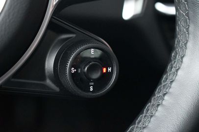 Car image 36