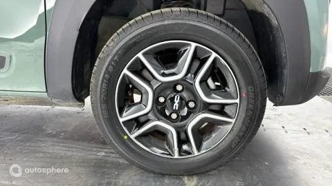 Car image 20