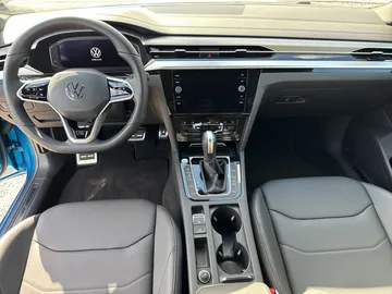 Car image 26