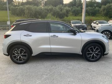 Car image 4
