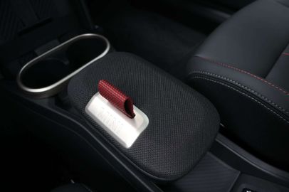 Car image 24