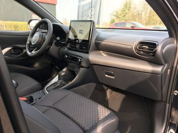 Car image 12