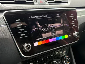 Car image 36