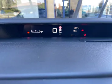 Car image 34