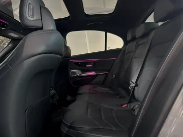 Car image 29