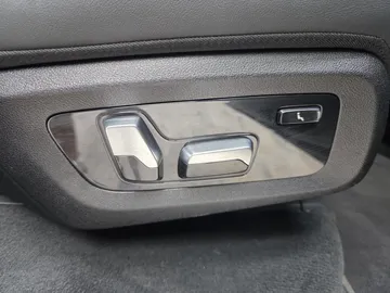 Car image 42