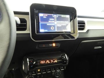 Car image 11