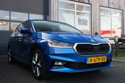 Car image 2