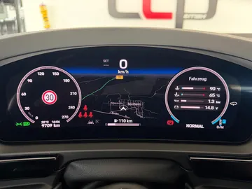 Car image 30