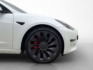 Car image 32