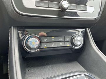 Car image 33