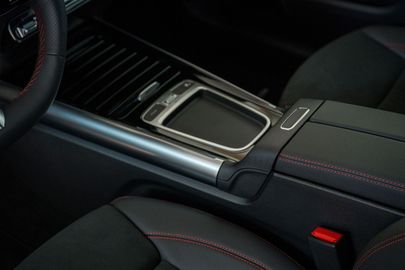 Car image 25