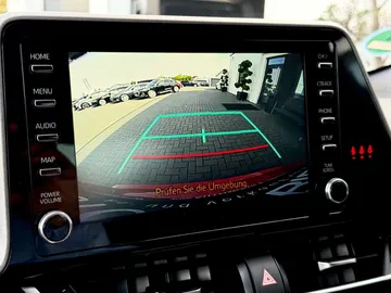 Car image 18