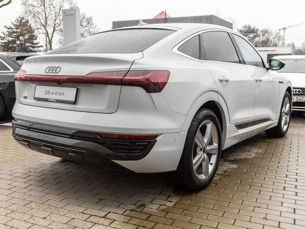 Audi Q8 50 quattro e-tron Sportback Advanced 250 kW image number 3