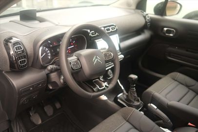 Car image 26