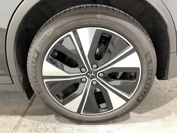 Car image 28