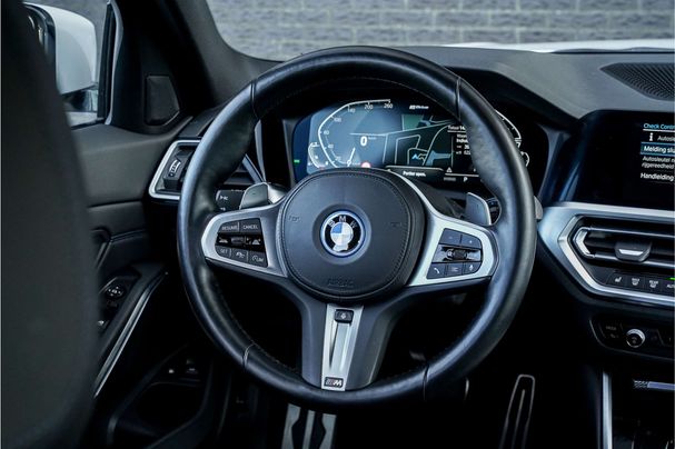 BMW 330 e Touring M Sport 218 kW image number 21