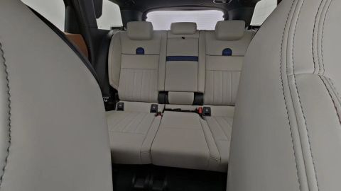 Car image 26